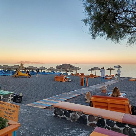 Located By The Sea One Beachfront Private Captain Lazaros Pool Villa With Loft In 750Sqm Spacious Private Plot-Jacuzzi-Sunrelax-Furnished Terace-Gazebo-Private Parking,Sleep 3 Adults And 2 Children, Just Steps From The Black Beach-Seaview Perissa  Zewnętrze zdjęcie