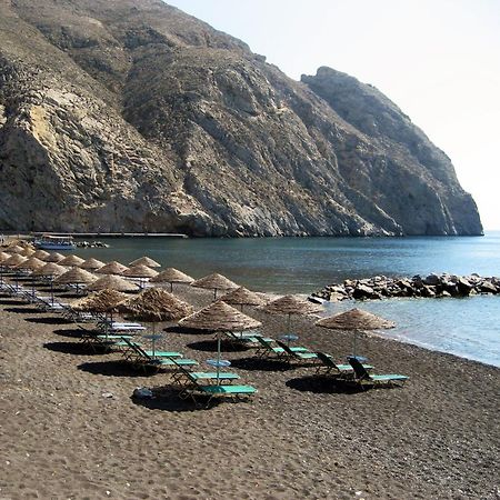 Located By The Sea One Beachfront Private Captain Lazaros Pool Villa With Loft In 750Sqm Spacious Private Plot-Jacuzzi-Sunrelax-Furnished Terace-Gazebo-Private Parking,Sleep 3 Adults And 2 Children, Just Steps From The Black Beach-Seaview Perissa  Zewnętrze zdjęcie