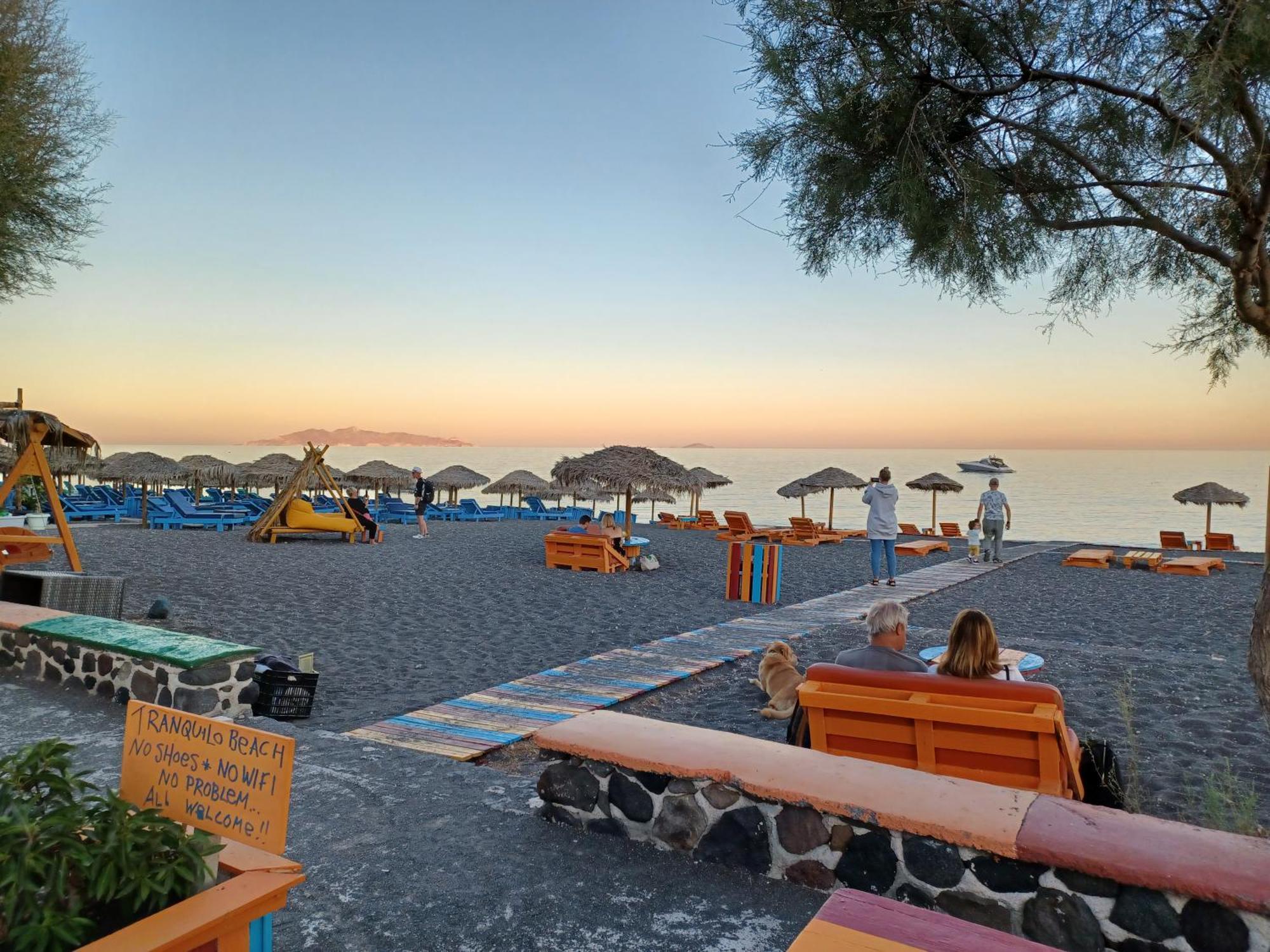 Located By The Sea One Beachfront Private Captain Lazaros Pool Villa With Loft In 750Sqm Spacious Private Plot-Jacuzzi-Sunrelax-Furnished Terace-Gazebo-Private Parking,Sleep 3 Adults And 2 Children, Just Steps From The Black Beach-Seaview Perissa  Zewnętrze zdjęcie
